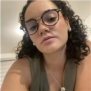 Profesora de inglés, cuidadora de niños